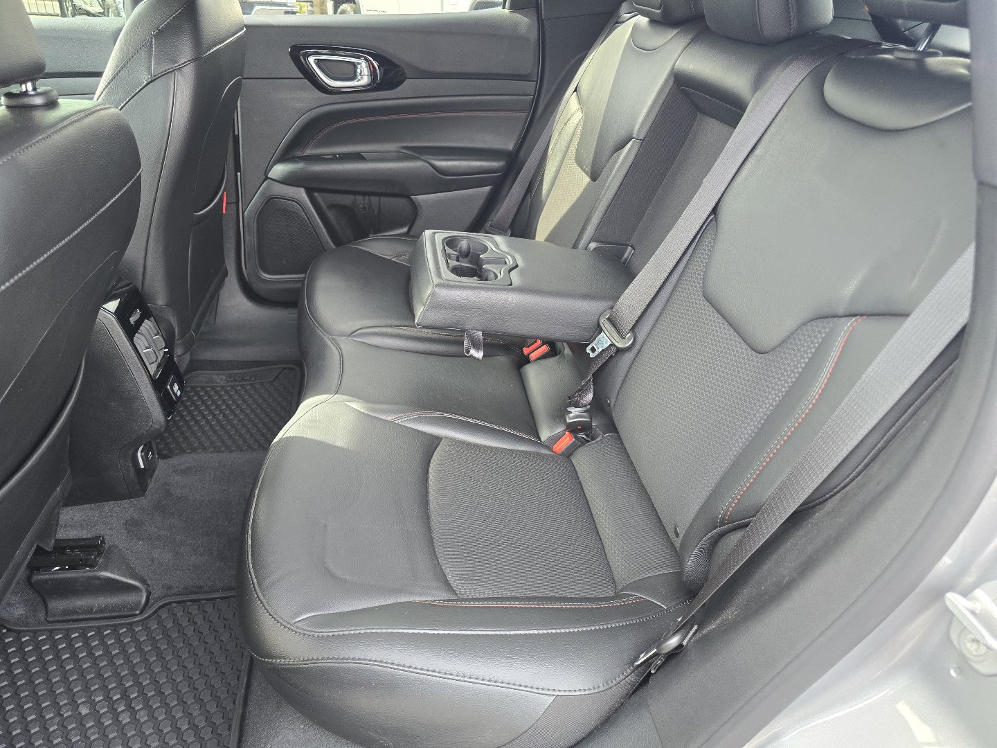 Used 2023 Jeep Compass Trailhawk image 30