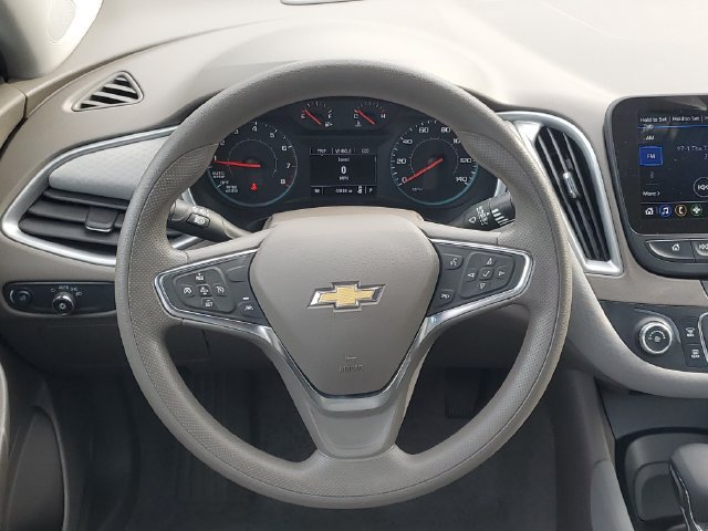 Certified 2025 Chevrolet Malibu LS FWD image 12