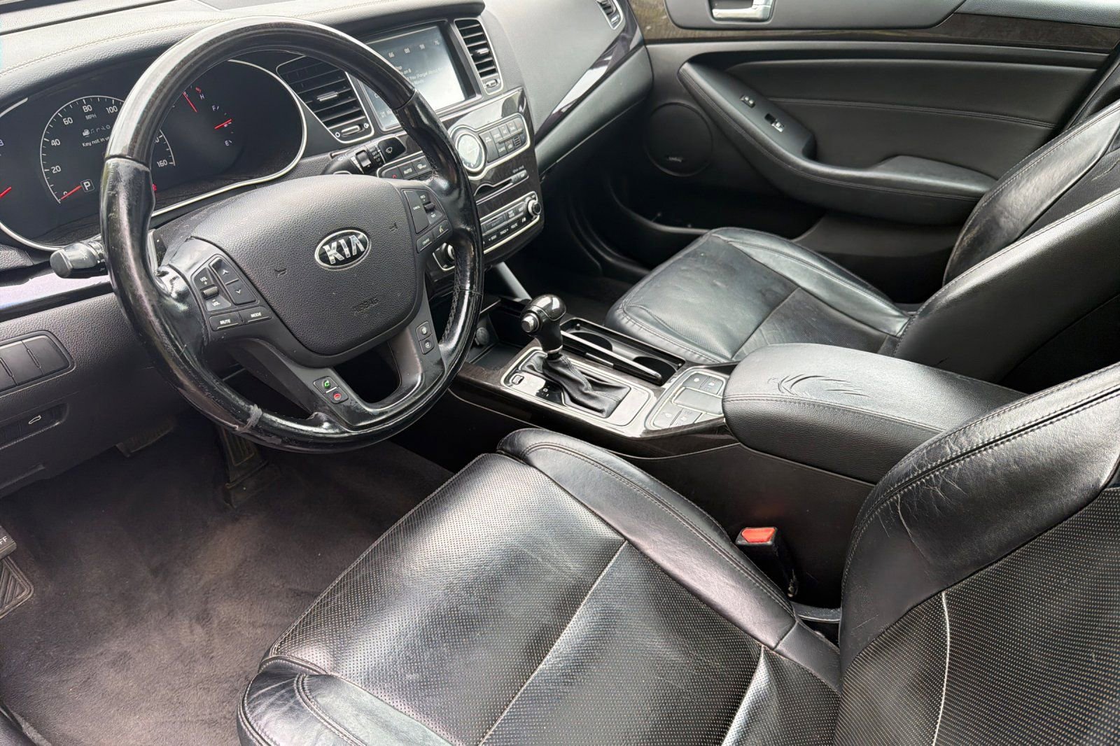 Used 2015 Kia Cadenza Premium w/ Luxury Package FWD image 10
