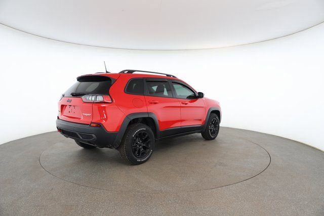 Used 2019 Jeep Cherokee Trailhawk w/ Cold Weather Group image 18