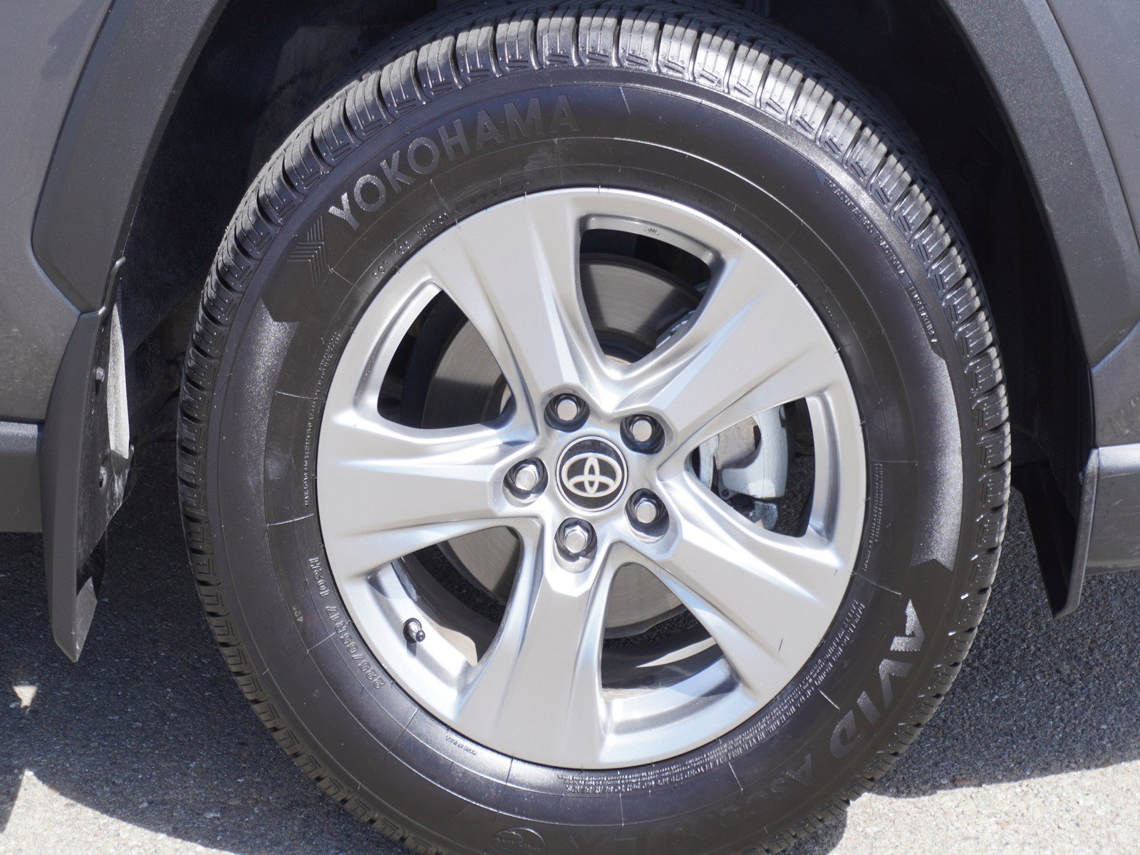 Used 2024 Toyota RAV4 XLE Premium w/ Weather Package FWD image 5