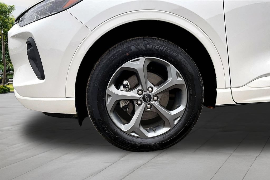 Used 2024 Ford Escape ST-Line w/ Tech Pack #1 AWD/4WD image 9