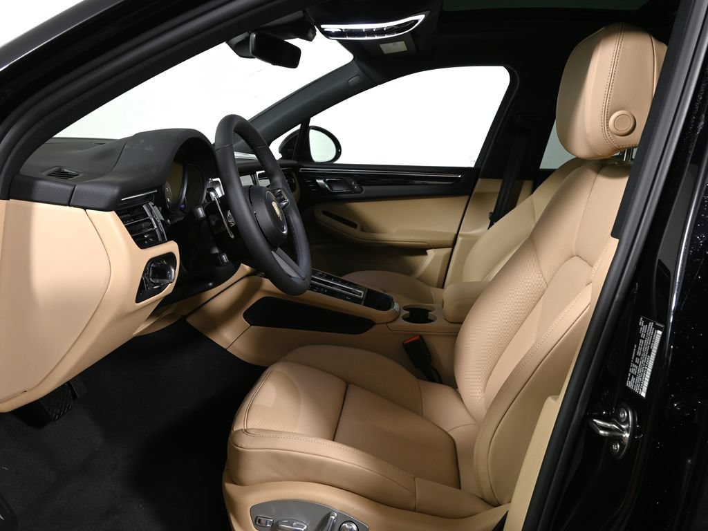 New 2026 Porsche Macan AWD/4WD image 5