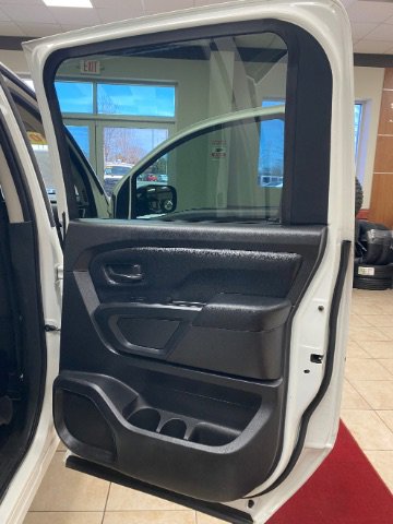 Used 2018 Nissan Titan S w/ S Utility Package RWD image 13