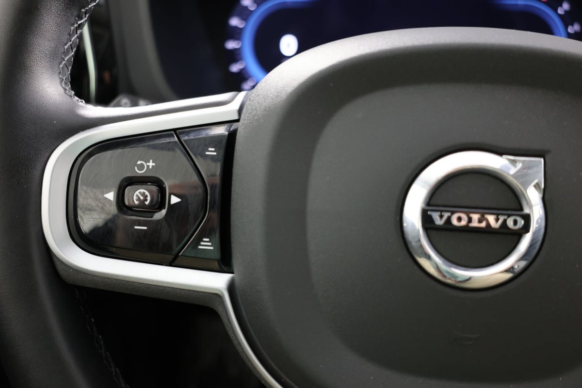 Used 2025 Volvo XC60 B5 Plus AWD/4WD image 28