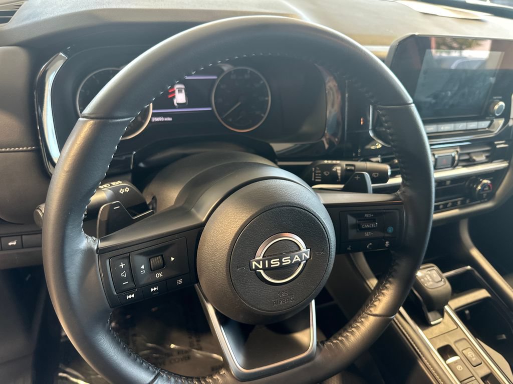 Used 2025 Nissan Pathfinder SV FWD image 30