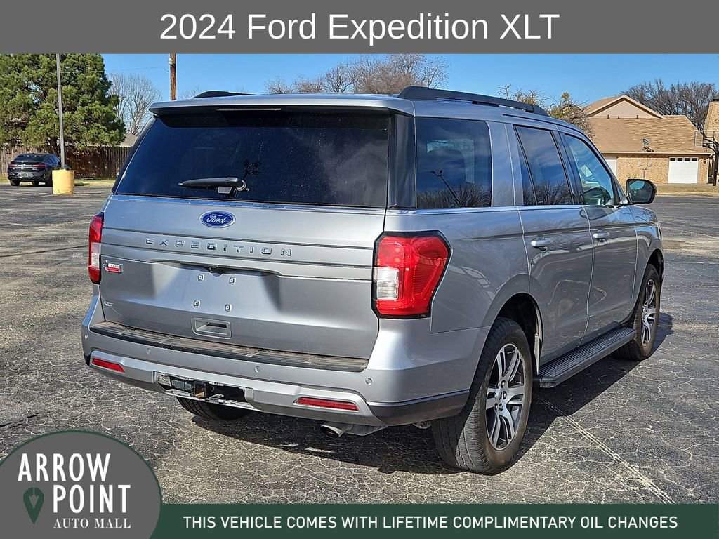 Used 2024 Ford Expedition XLT image 11