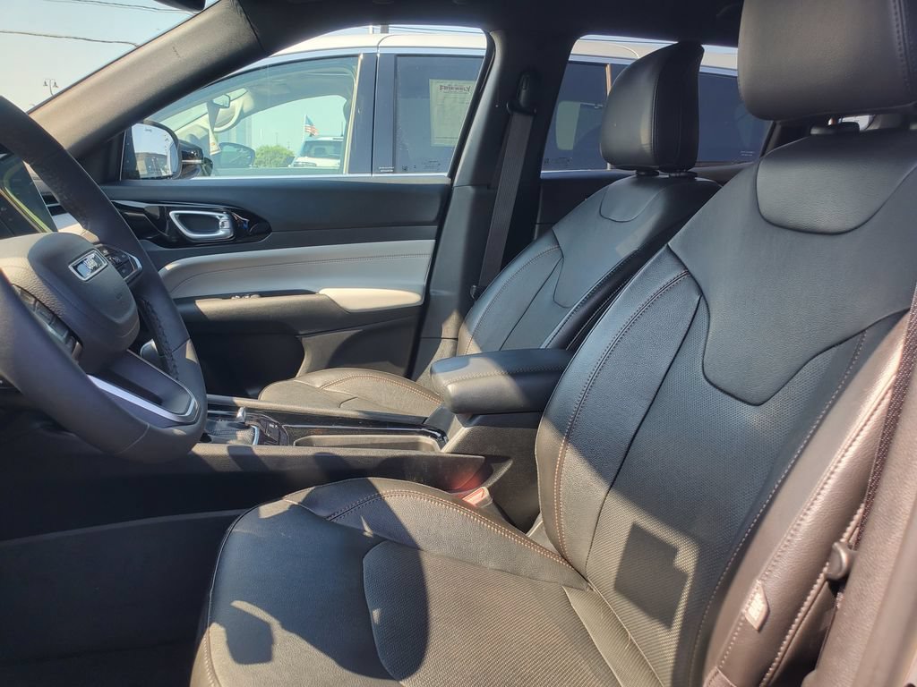 Used 2023 Jeep Compass Limited AWD/4WD image 6