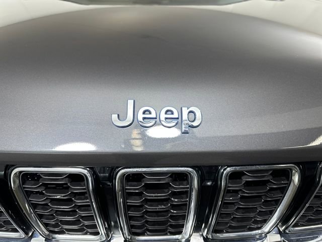 Used 2023 Jeep Grand Cherokee 4WD 4xe image 9