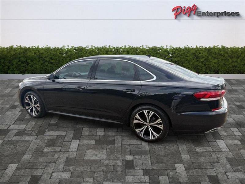 Used 2021 Volkswagen Passat 2.0T SE image 3