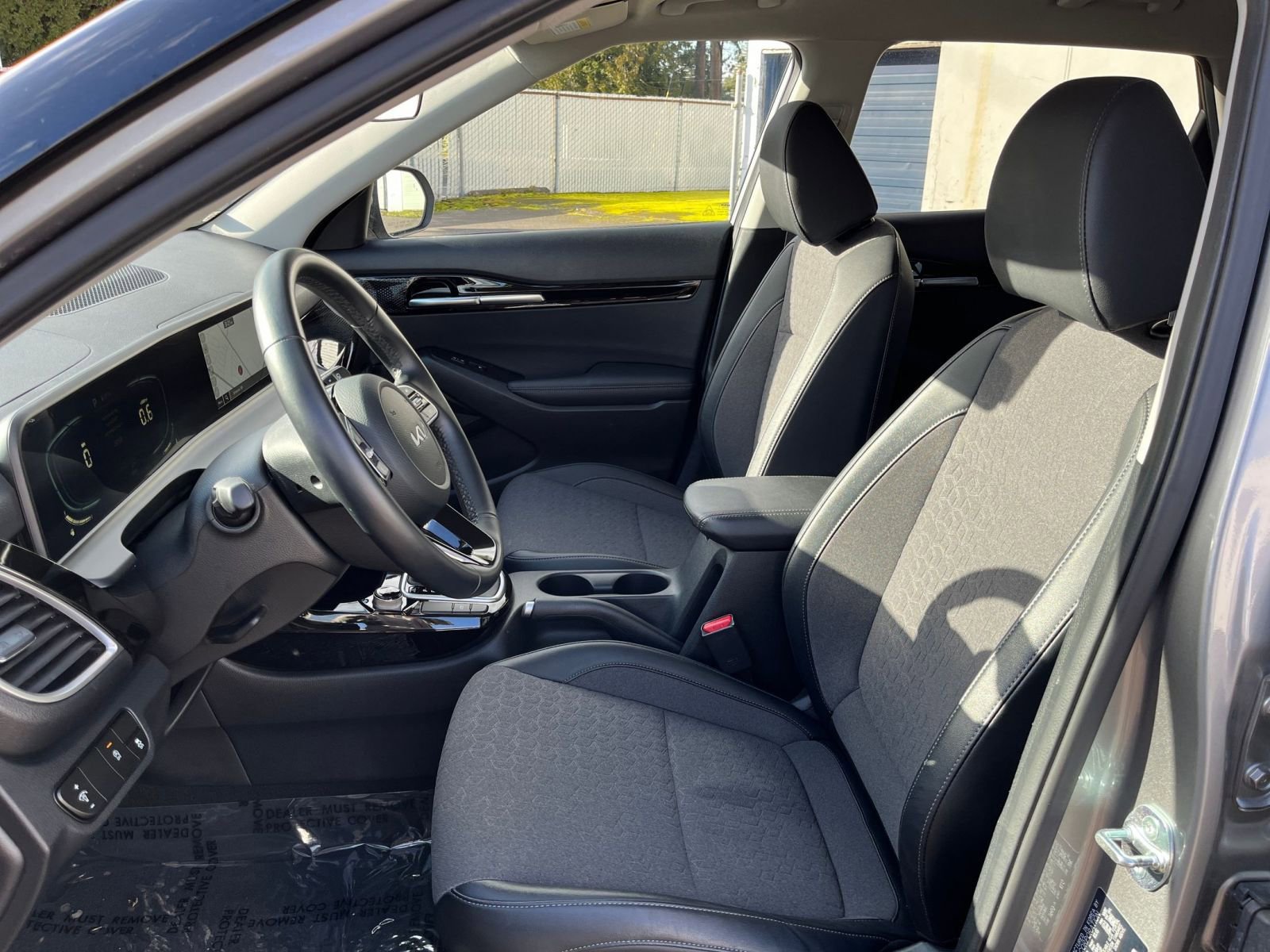 Used 2025 Kia Seltos S image 37