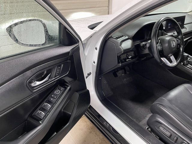 Used 2024 Honda Accord Touring image 9