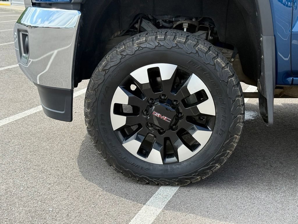 Used 2019 GMC Sierra 2500 SLT w/ Duramax Plus Package AWD/4WD image 13