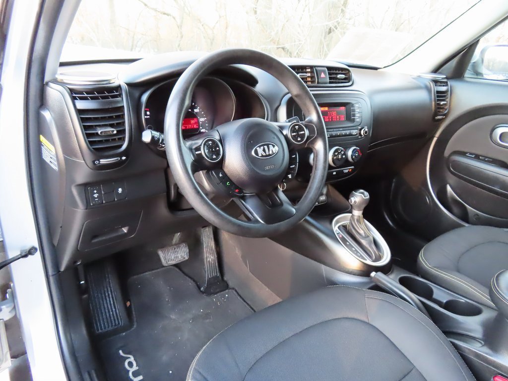 Used 2015 Kia Soul + image 24