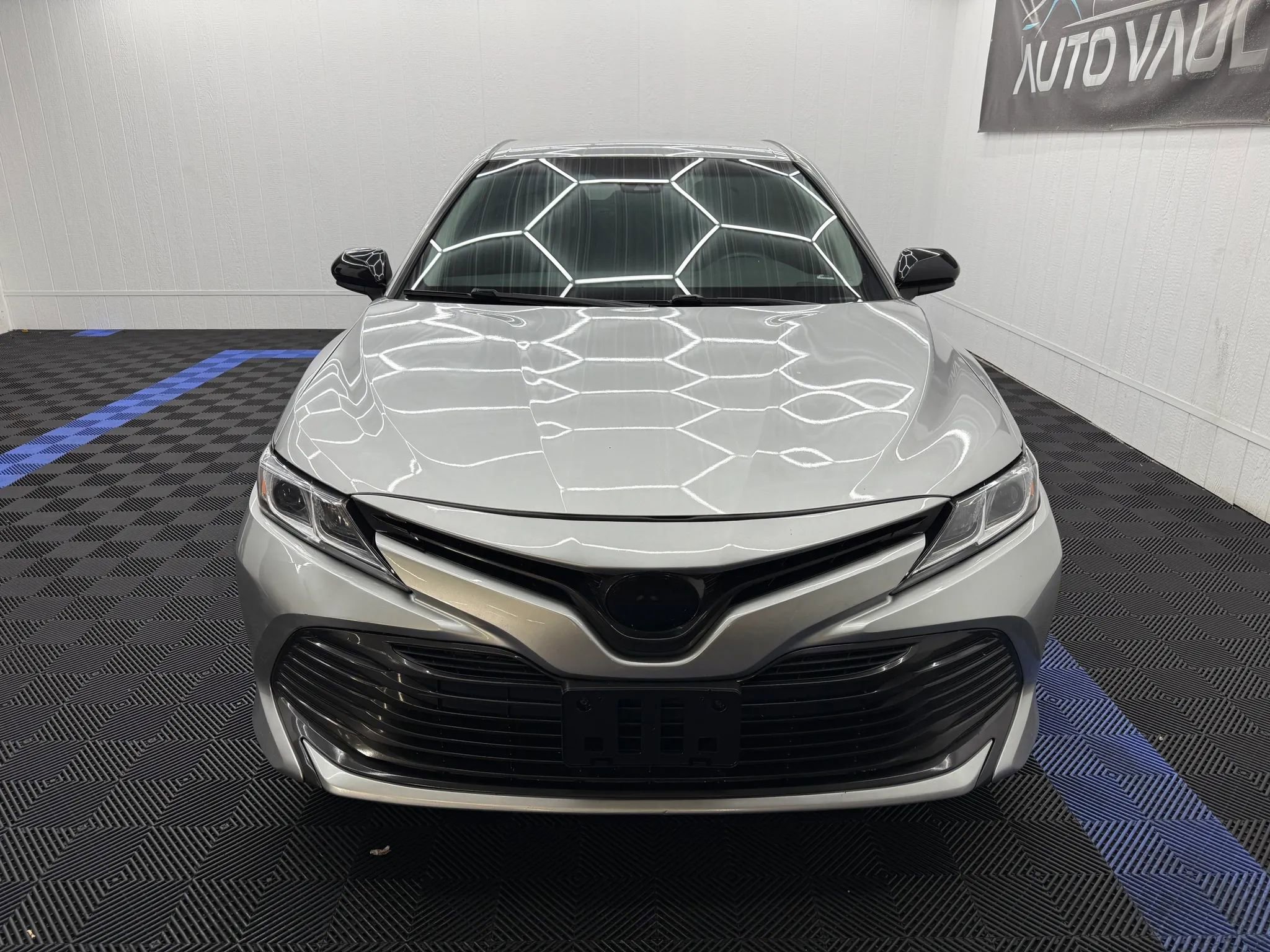 Used 2018 Toyota Camry LE FWD image 4