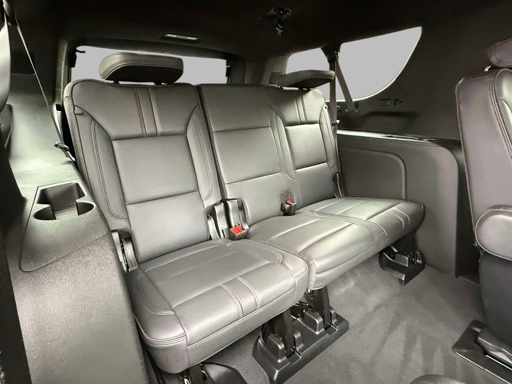 Used 2024 Chevrolet Suburban RST w/ Luxury Package image 17