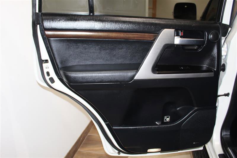 Used 2016 Toyota Land Cruiser AWD/4WD image 37