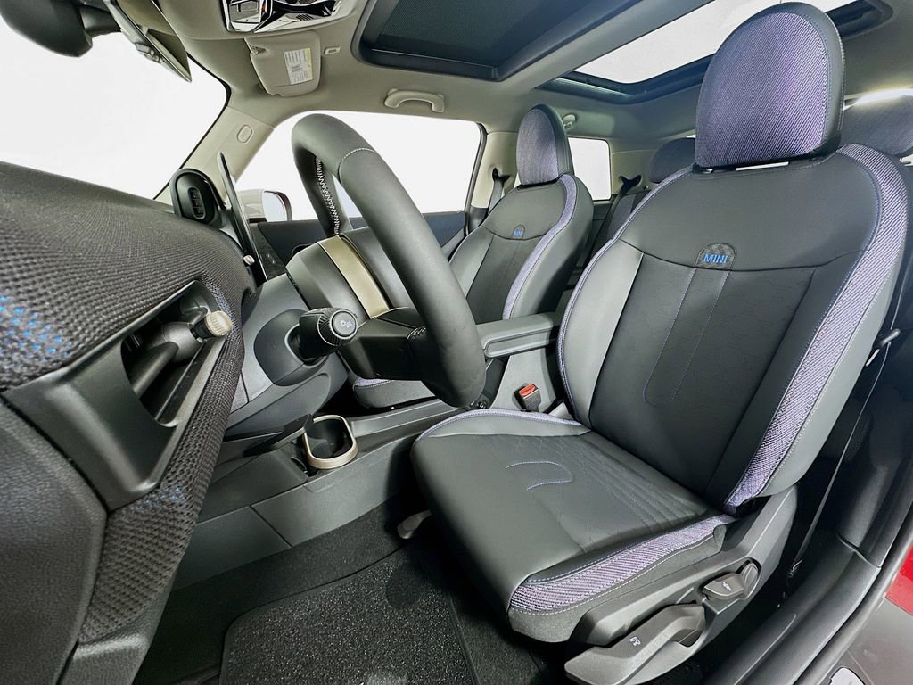 Certified 2025 MINI Cooper 2-Door Hardtop image 16