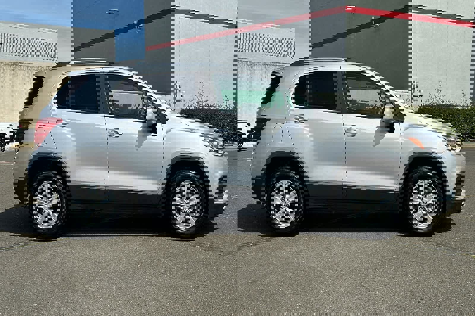 Used 2021 Chevrolet Trax LT image 6