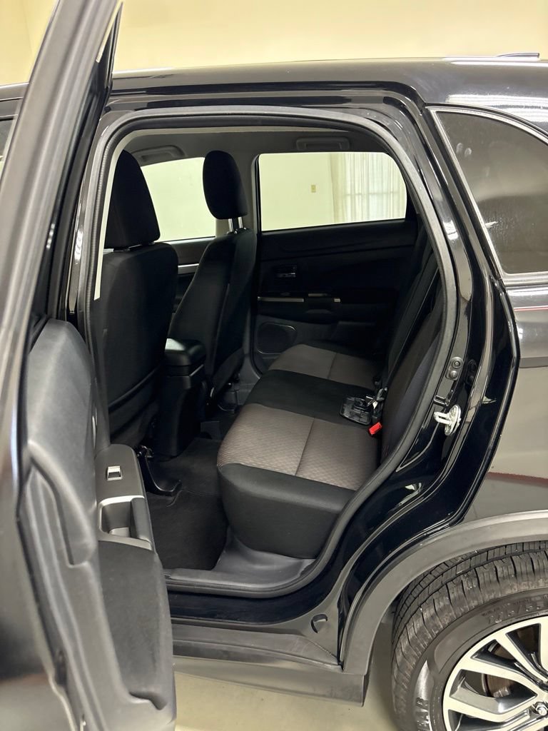 Used 2019 Mitsubishi Outlander Sport ES FWD image 19