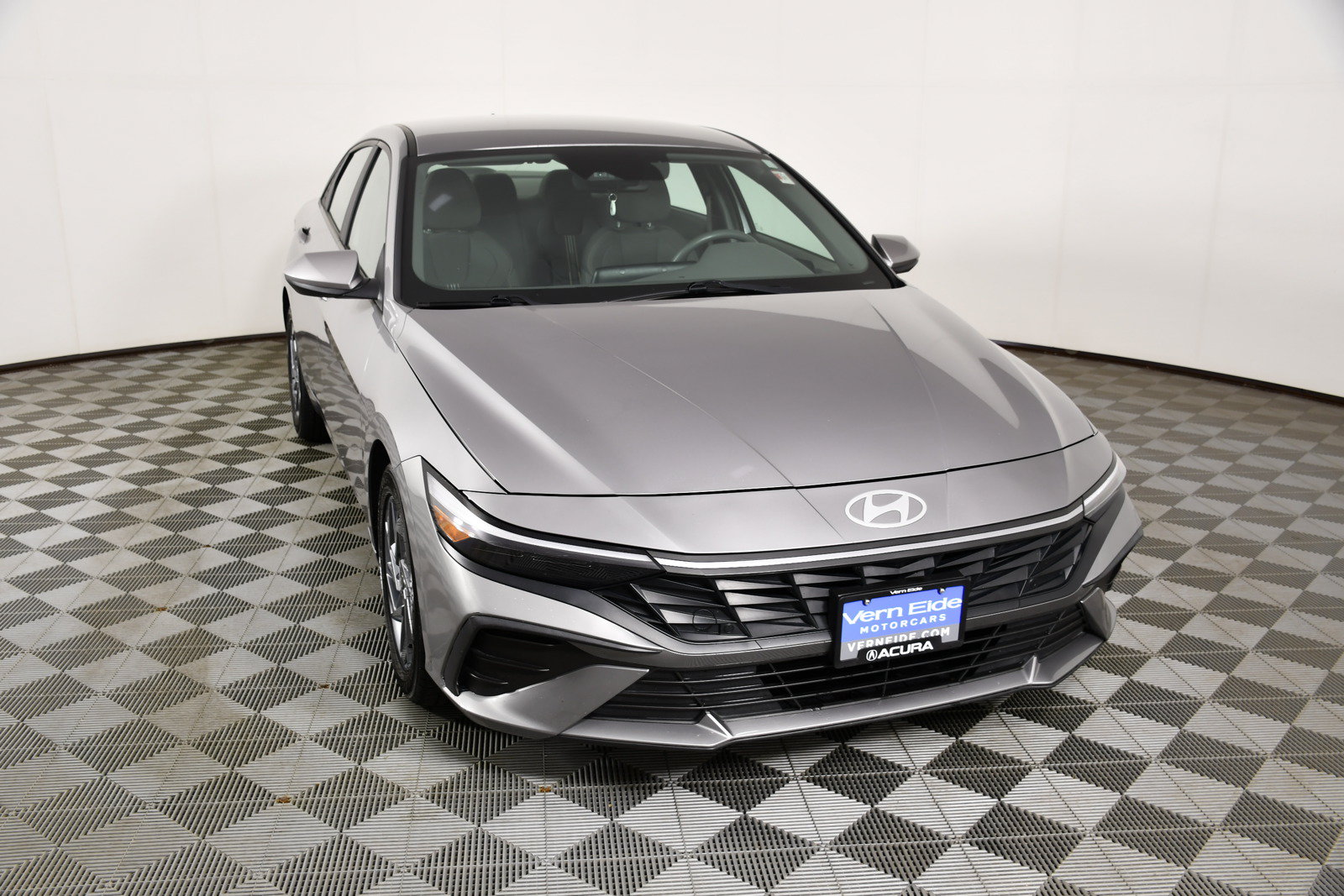 Used 2024 Hyundai Elantra SEL FWD image 3