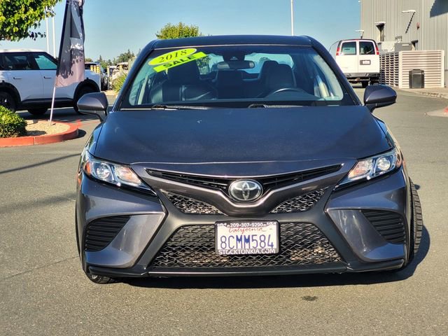 Used 2018 Toyota Camry SE FWD image 2