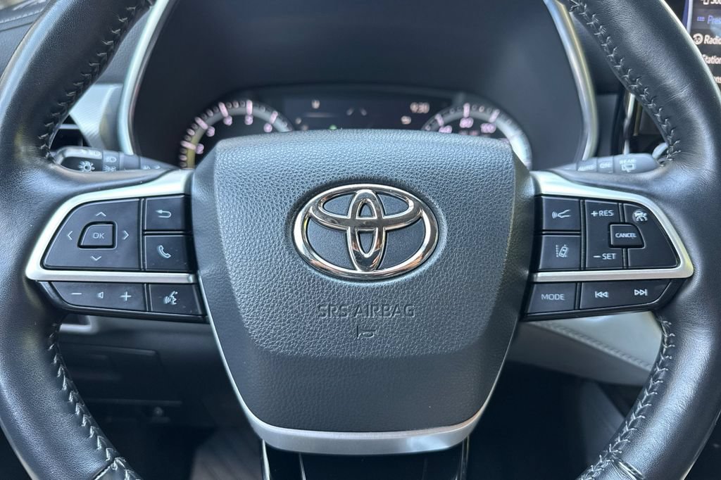Used 2022 Toyota Highlander Platinum AWD/4WD image 24