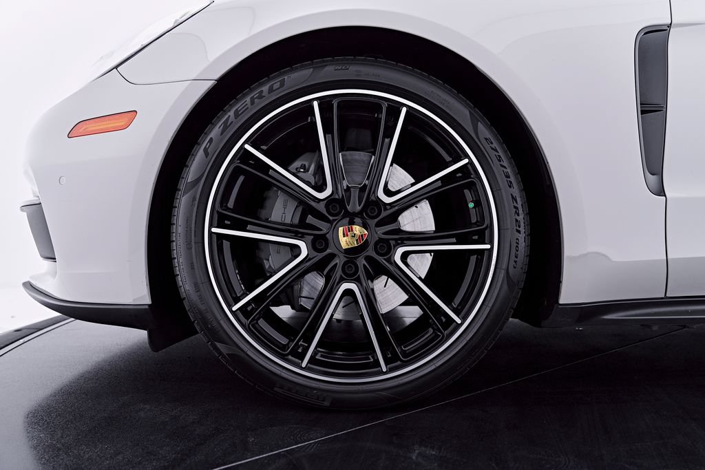 Used 2018 Porsche Panamera 4S AWD/4WD image 3