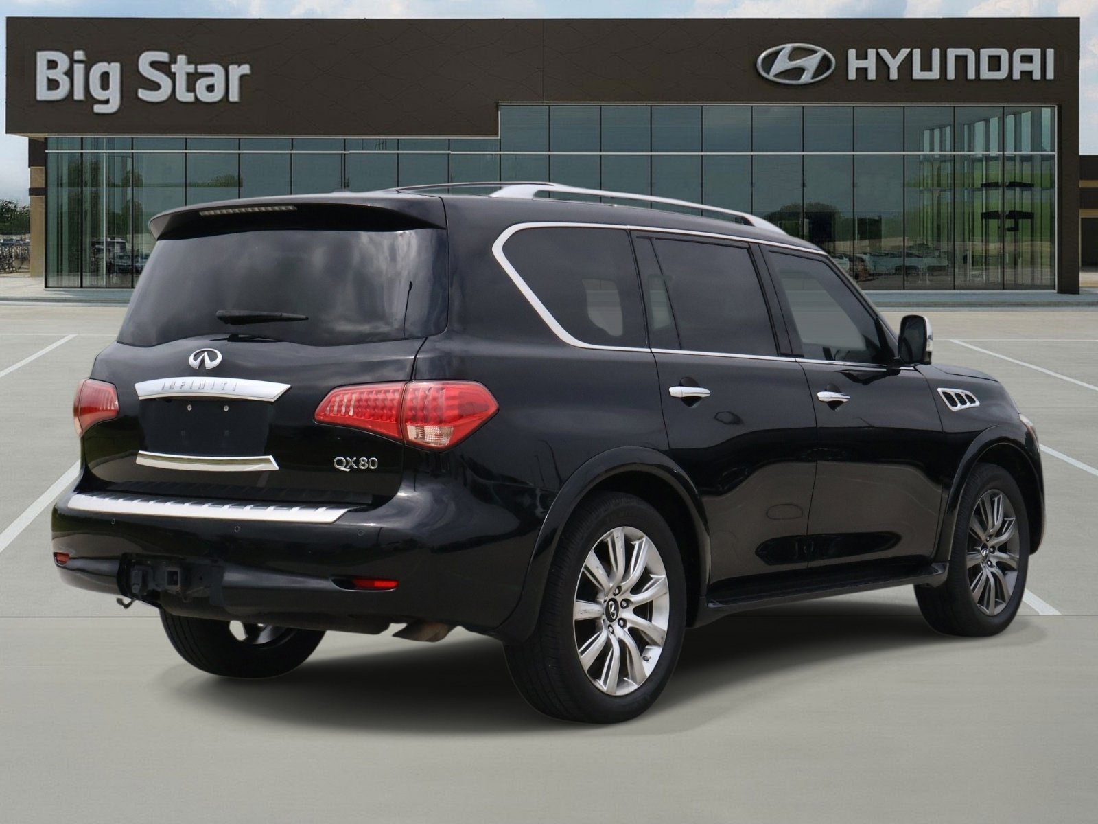 Used 2017 INFINITI QX80 Signature Edition RWD image 4