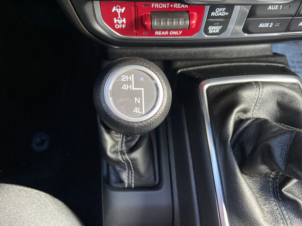 Used 2024 Jeep Gladiator Rubicon w/ Safety Group image 32