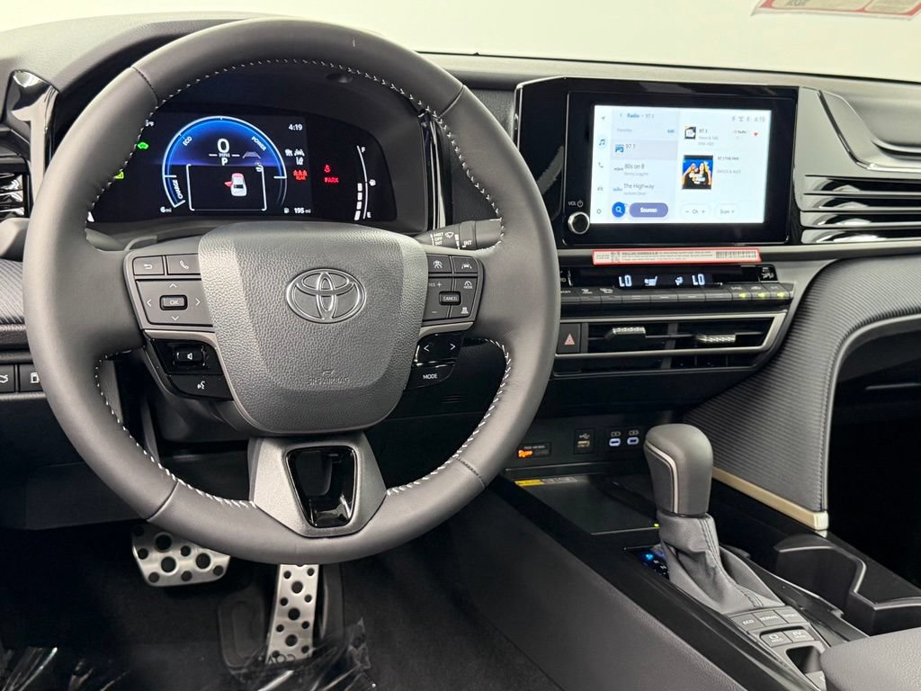 Used 2026 Toyota Camry SE FWD image 36
