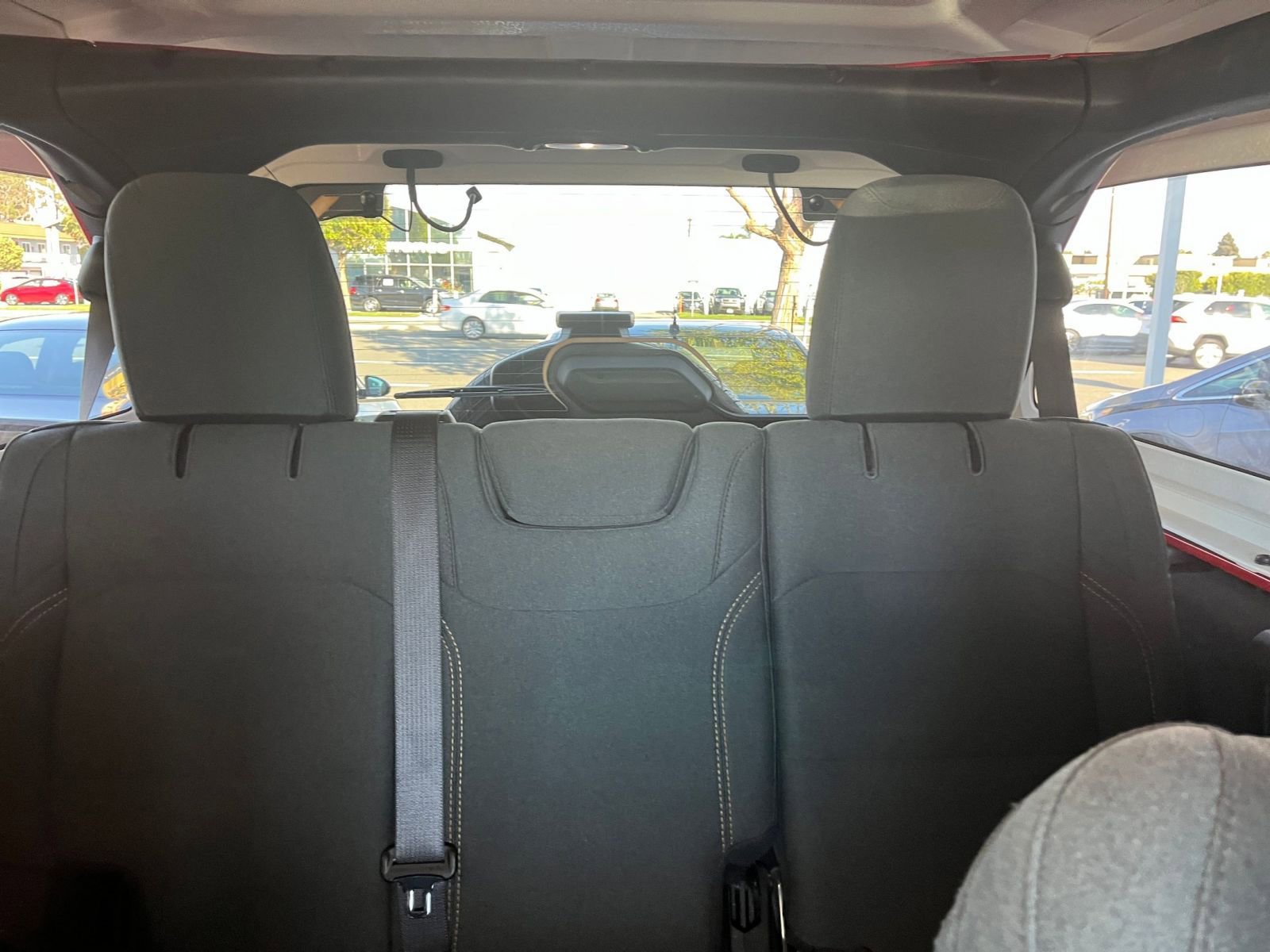 Used 2025 Jeep Wrangler Sahara image 38