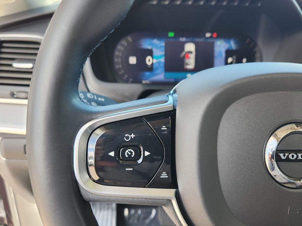 Used 2023 Volvo XC90 B5 Core w/ Protection Package Premier image 16