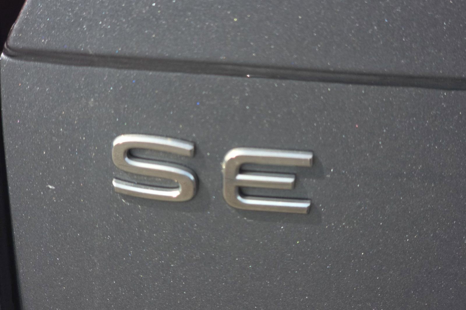 Used 2023 Volkswagen Tiguan SE R-Line image 26