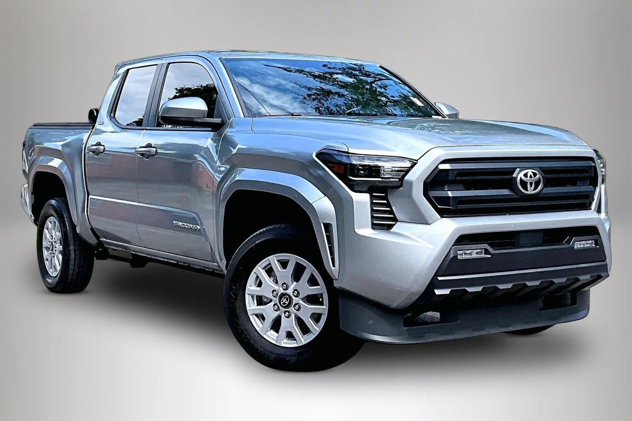 Used 2025 Toyota Tacoma SR5 RWD image 2