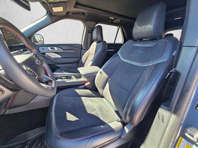 Used 2025 Ford Explorer ST image 14