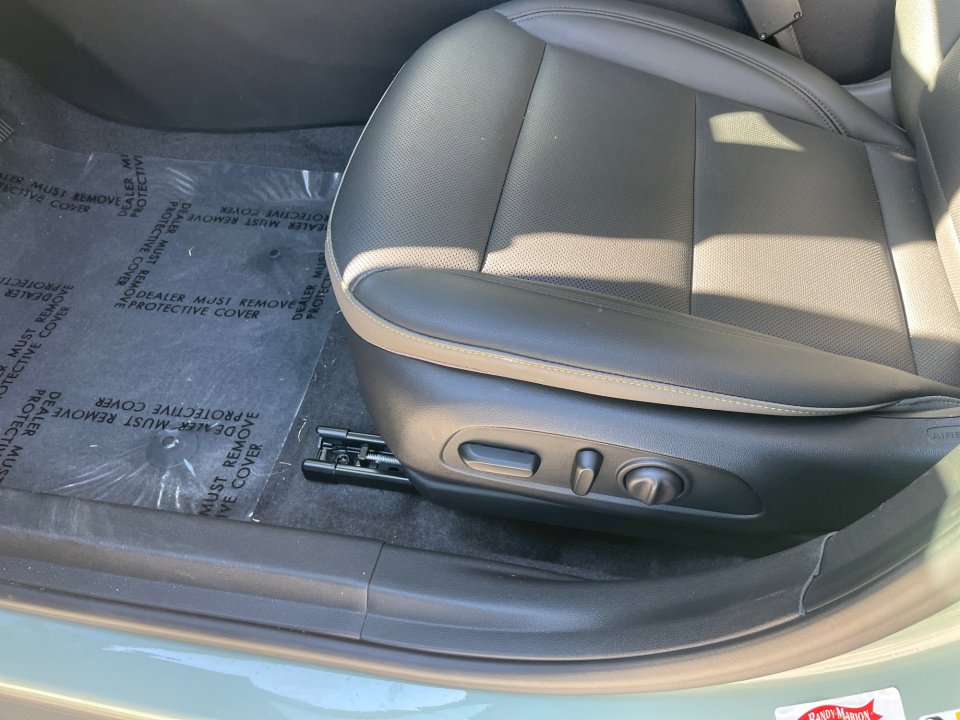 Used 2025 Chevrolet Trax ACTIV w/ Driver Confidence Package image 39