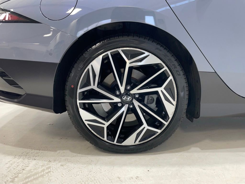 Used 2024 Hyundai Ioniq 6 Limited image 25