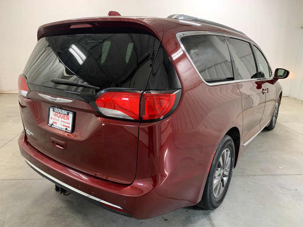 Used 2019 Chrysler Pacifica Touring-L Plus FWD image 8