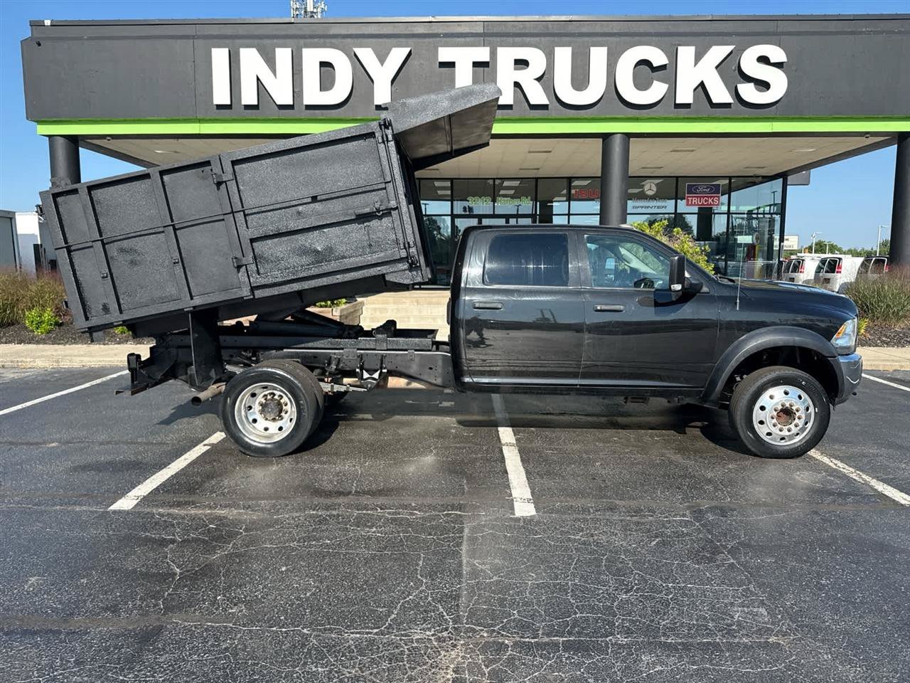 Used 2018 RAM 4500 Tradesman w/ Chrome Appearance Group AWD/4WD image 4