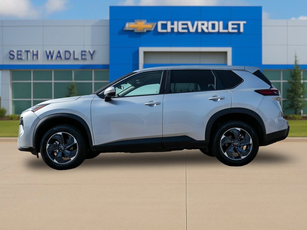 Used 2025 Nissan Rogue SV AWD/4WD image 4