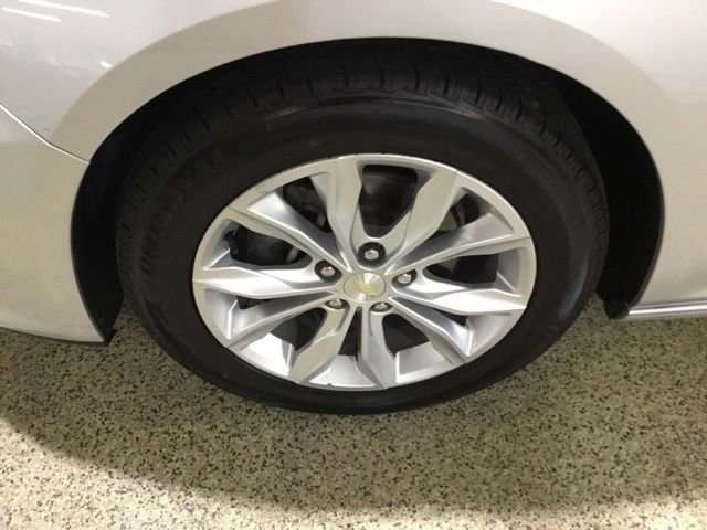 Used 2021 Chevrolet Malibu LT FWD image 8