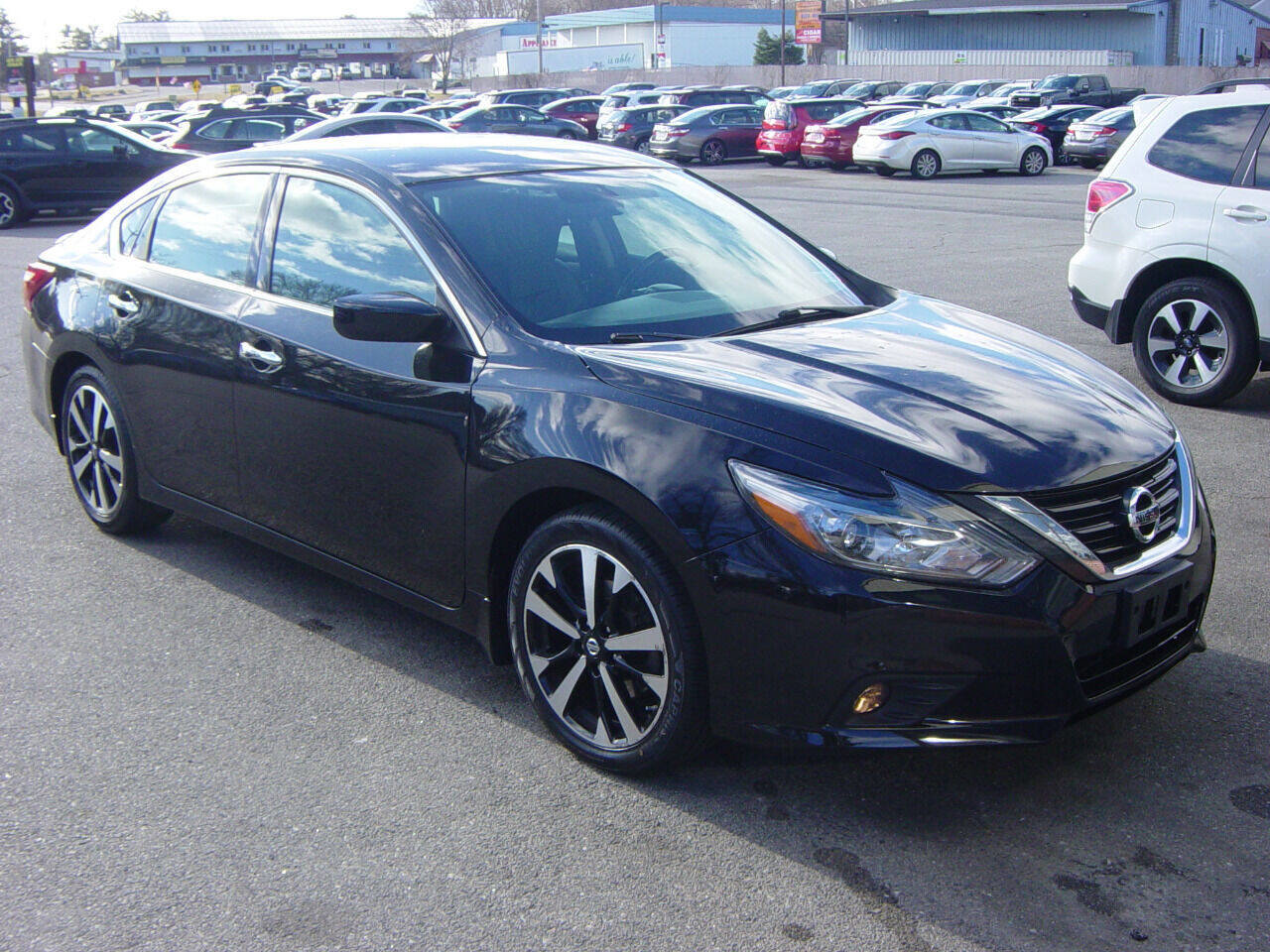 Used 2018 Nissan Altima 2.5 SR FWD image 3