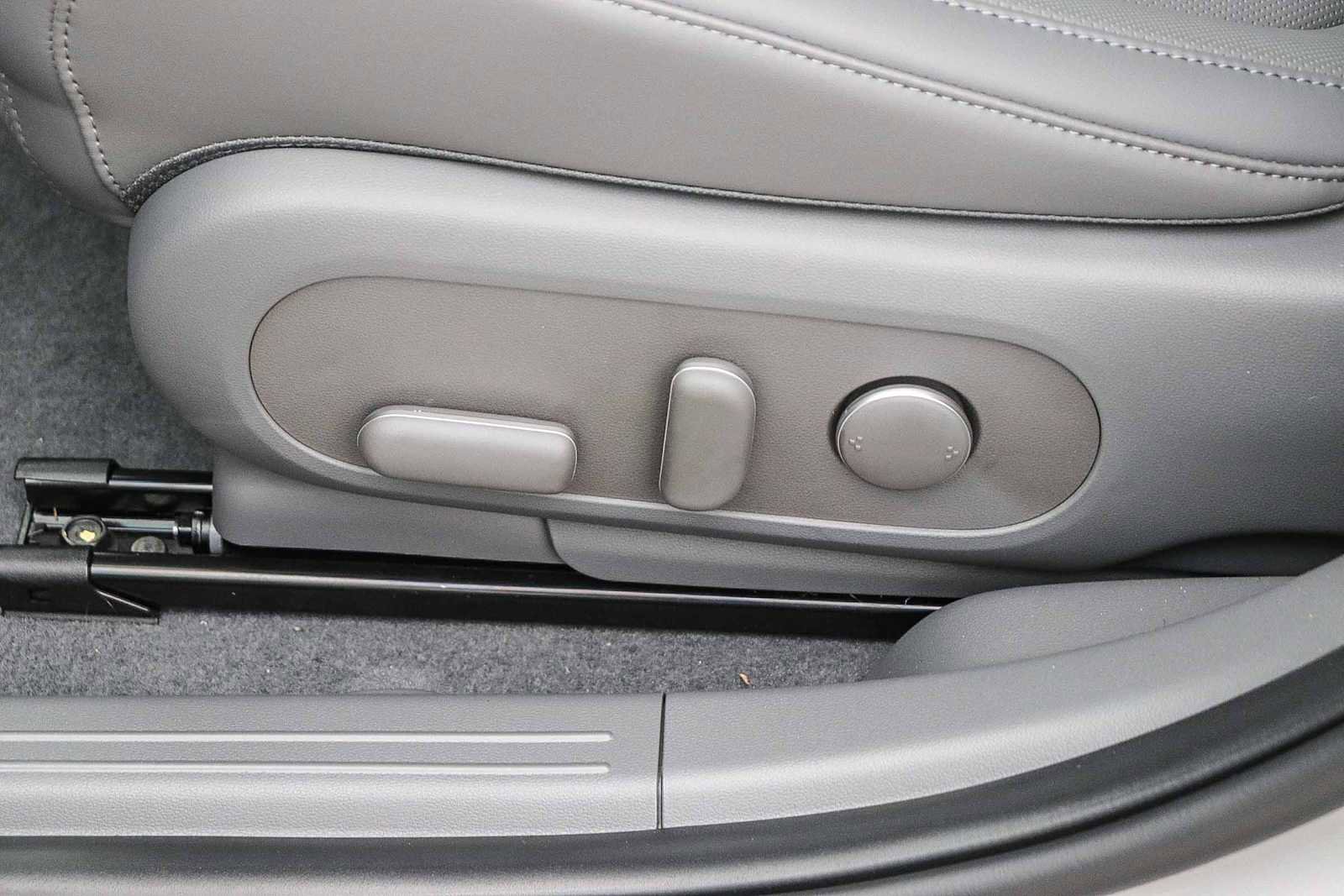 New 2026 Hyundai Ioniq 5 SEL image 24