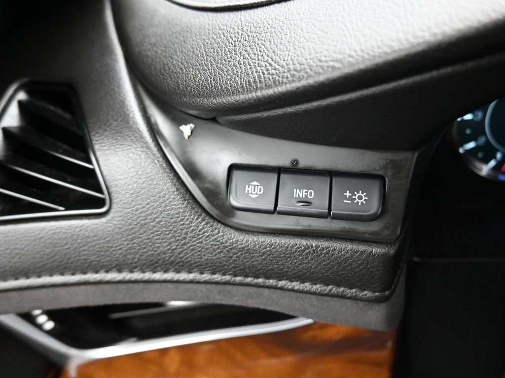 Used 2020 Cadillac Escalade Premium Luxury image 30