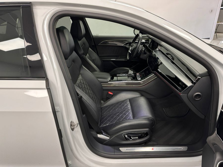 Used 2020 Audi S8 L w/ Full Leather Package image 23
