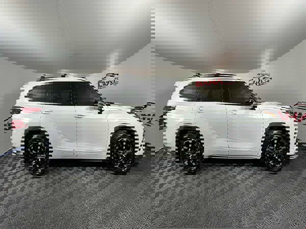 Used 2022 Toyota Highlander XSE image 7