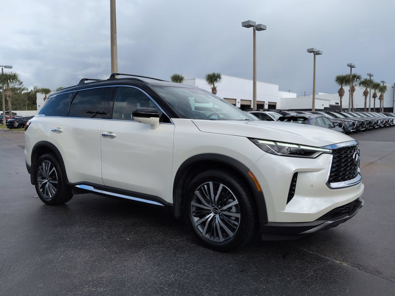 Used 2025 INFINITI QX60 Autograph w/ Cargo Package AWD/4WD image 2
