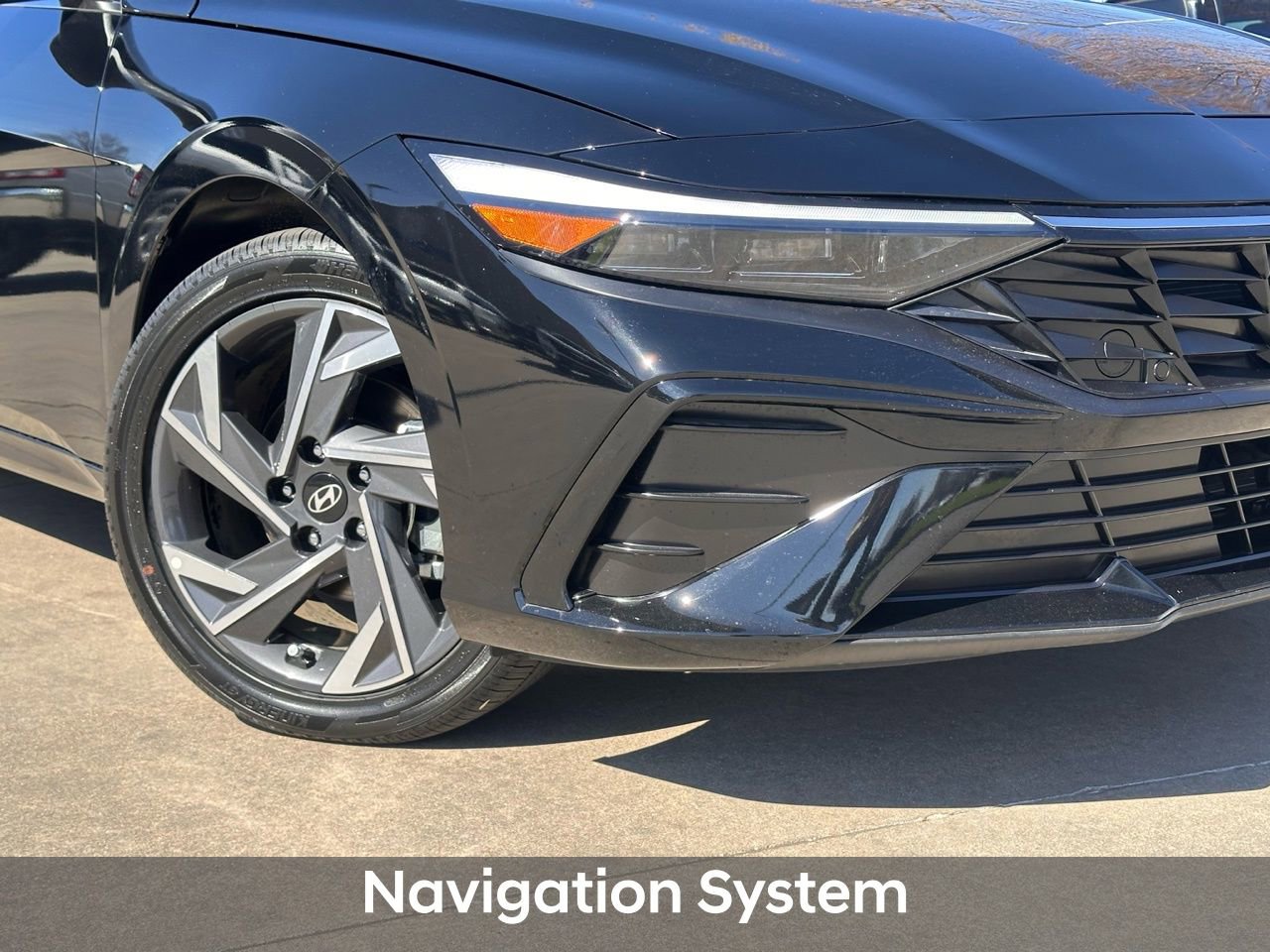 Certified 2025 Hyundai Elantra Limited image 2