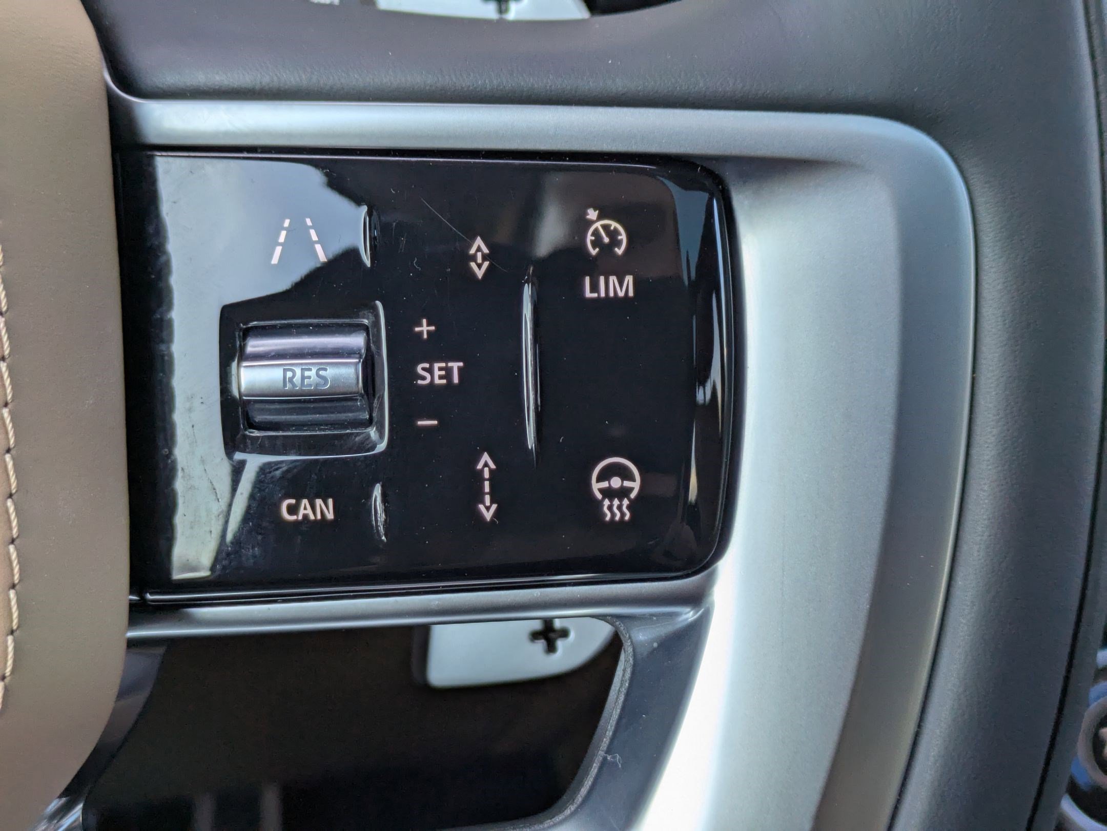 Certified 2023 Land Rover Range Rover SE image 17